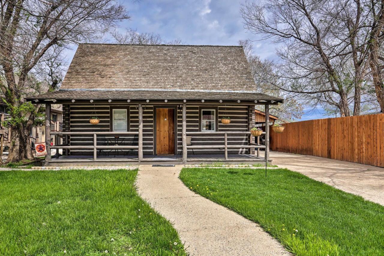 Maltese Ranch Cabin Near Medora Attractions! Villa ภายนอก รูปภาพ