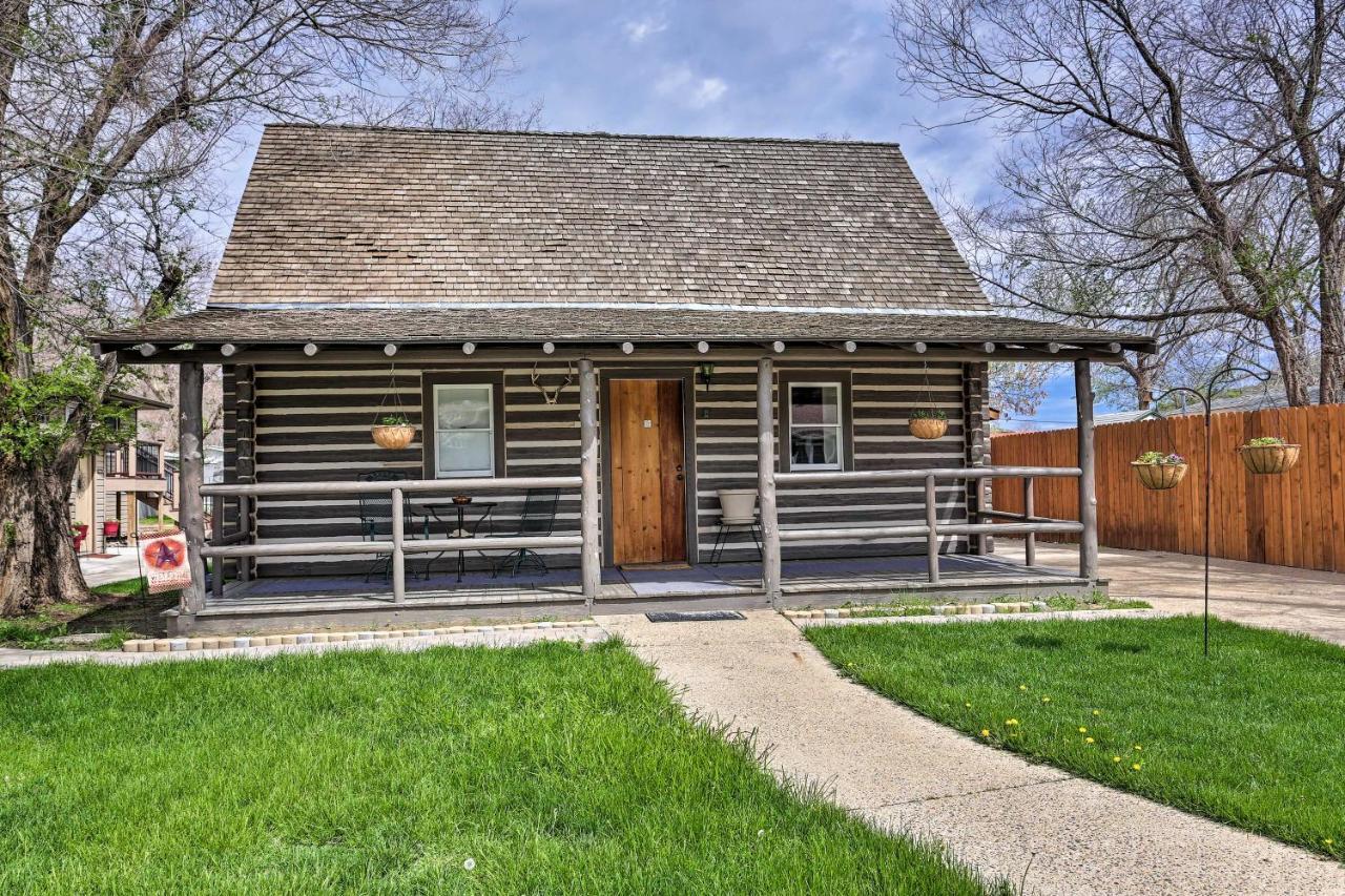 Maltese Ranch Cabin Near Medora Attractions! Villa ภายนอก รูปภาพ